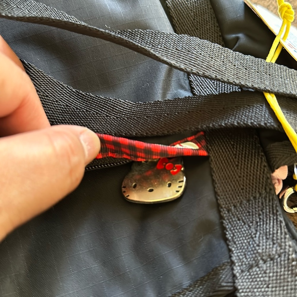 Lesportsac x Hello Kitty Small Jenni Crossbody - Picture 4 of 5